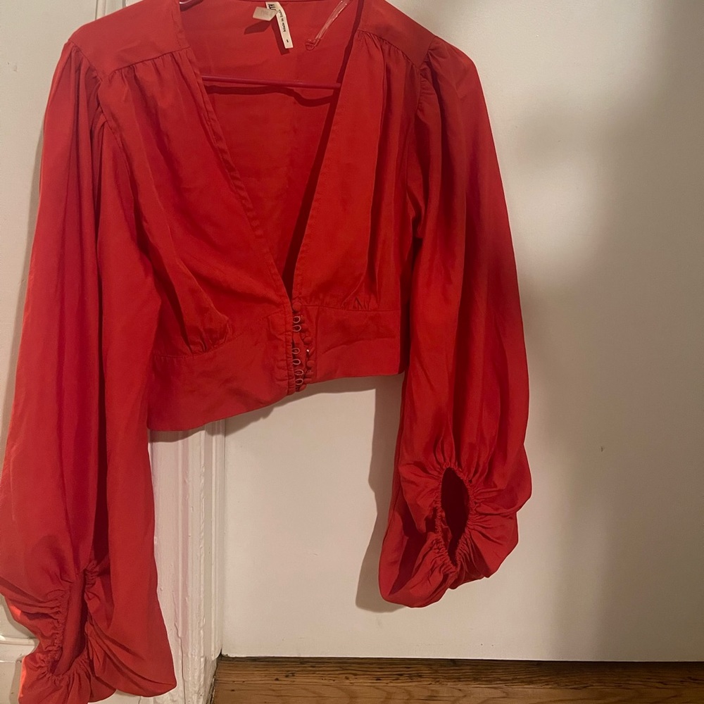 RED BLOUSE/TOP